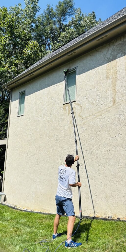 residential exterior window cleaning